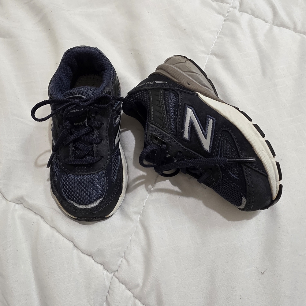 New Balance Kids Black KJ99OV4 Running Shoe Size 5
